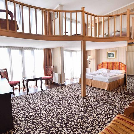 Shirak Hotel Ереван Екстериор снимка