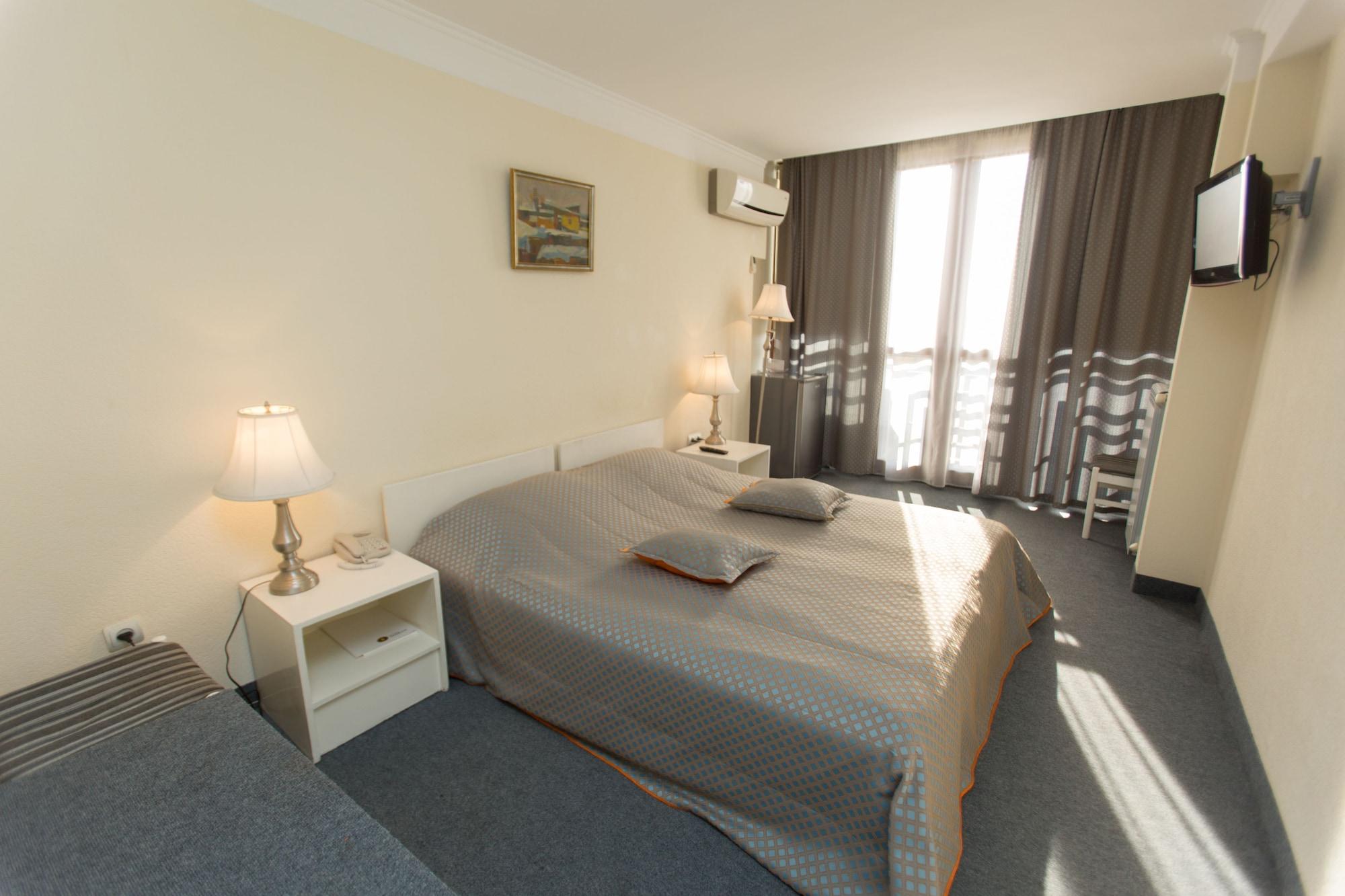 Shirak Hotel Ереван Екстериор снимка
