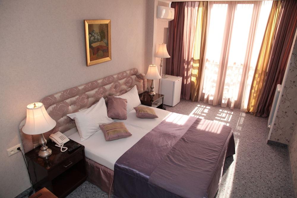 Shirak Hotel Ереван Екстериор снимка