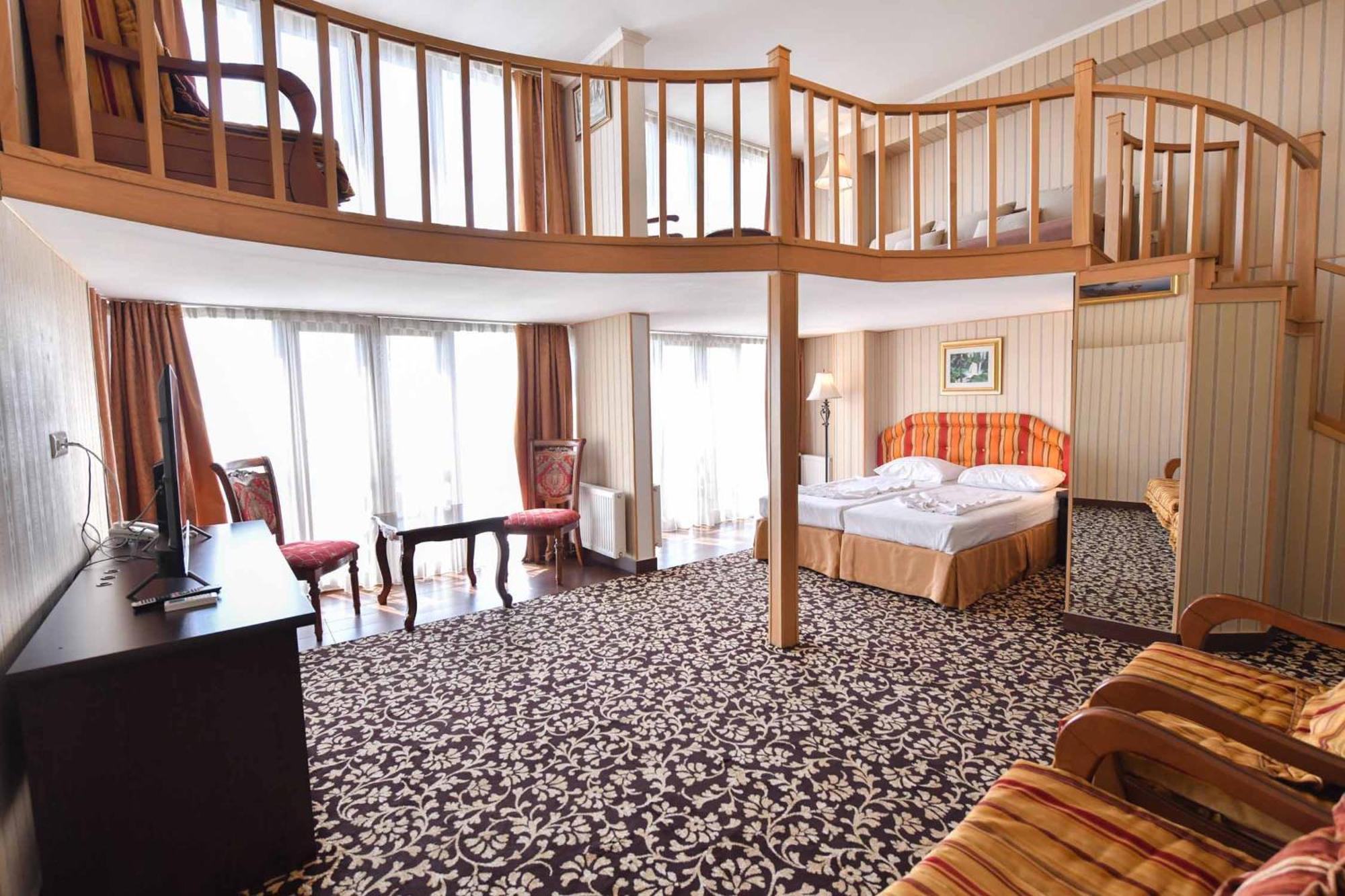 Shirak Hotel Ереван Екстериор снимка