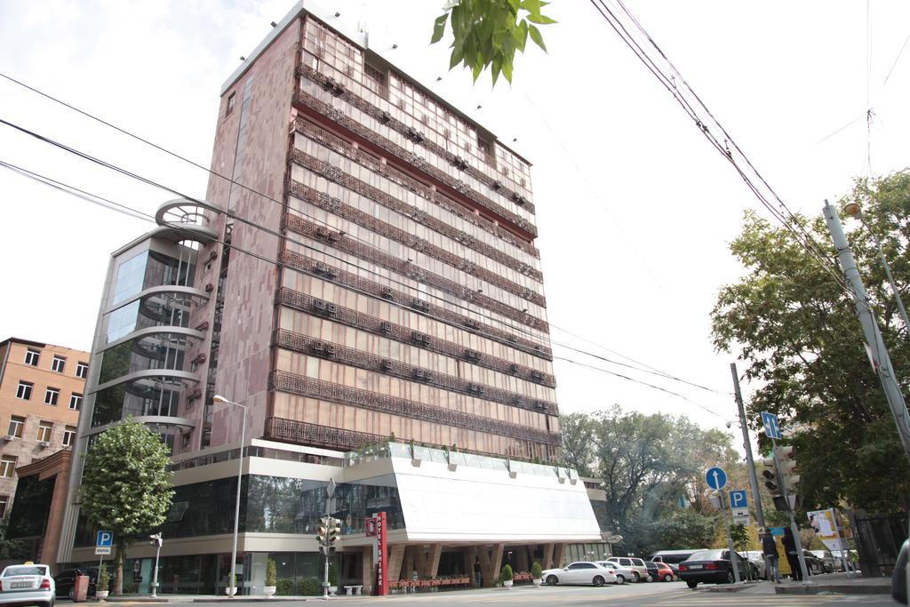 Shirak Hotel Ереван Екстериор снимка