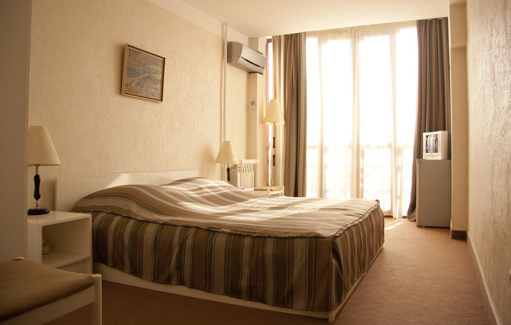 Shirak Hotel Ереван Екстериор снимка