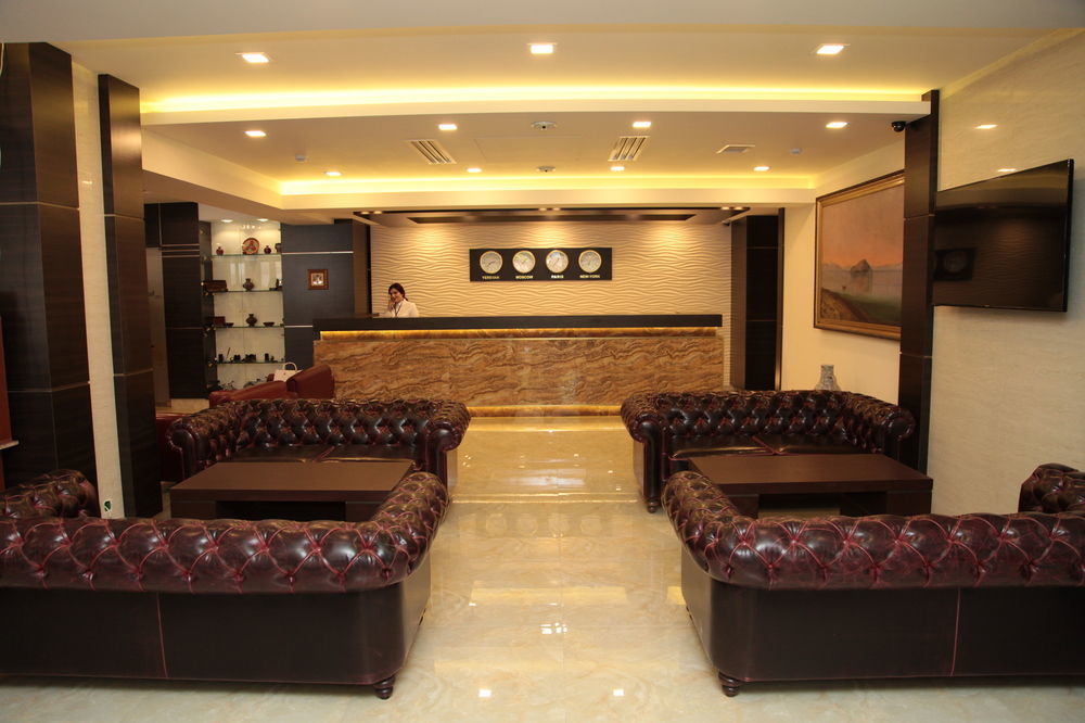 Shirak Hotel Ереван Екстериор снимка