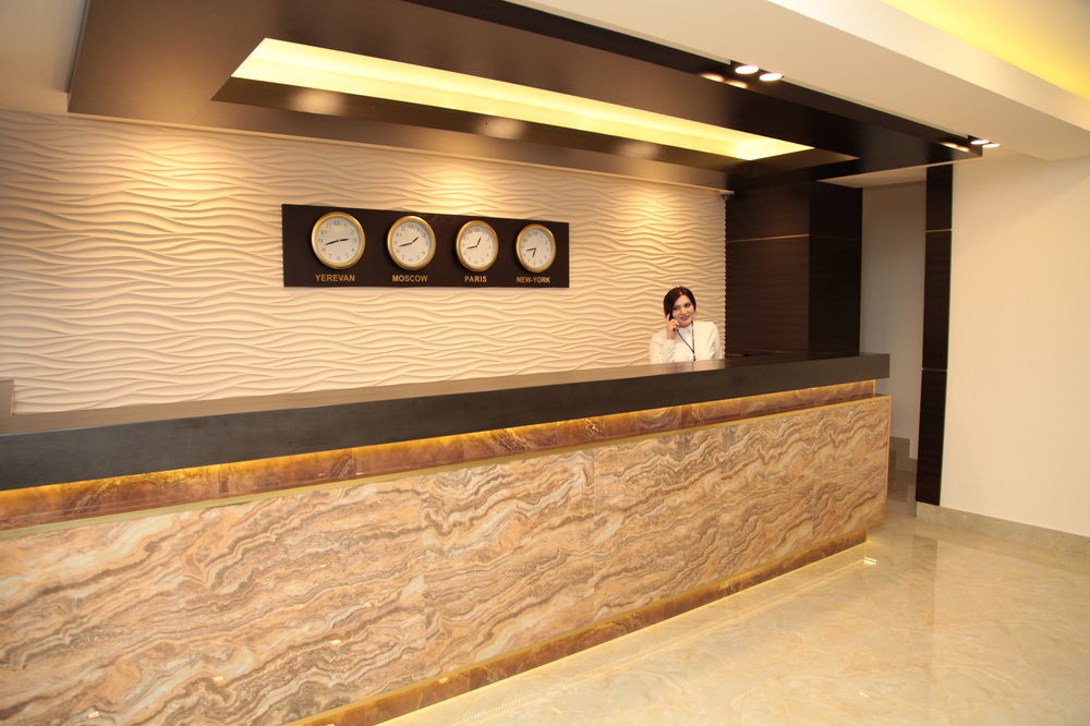 Shirak Hotel Ереван Екстериор снимка